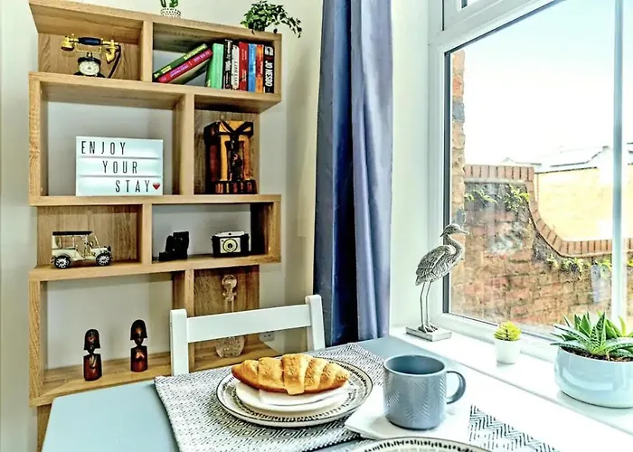 Ye Olde Windmill Free Parking *